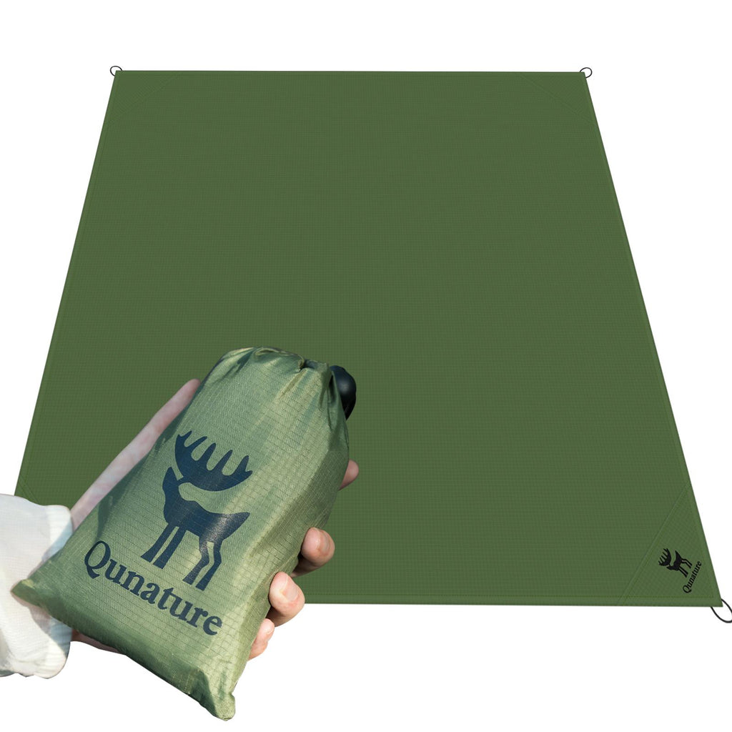 ROCKBROS Manta de picnic mini ligera y plegable – impermeable, a prueba de viento y portátil para acampada, parque, playa, picnic al aire libre – con mosquetón y estacas, compacta y resistente para llevar