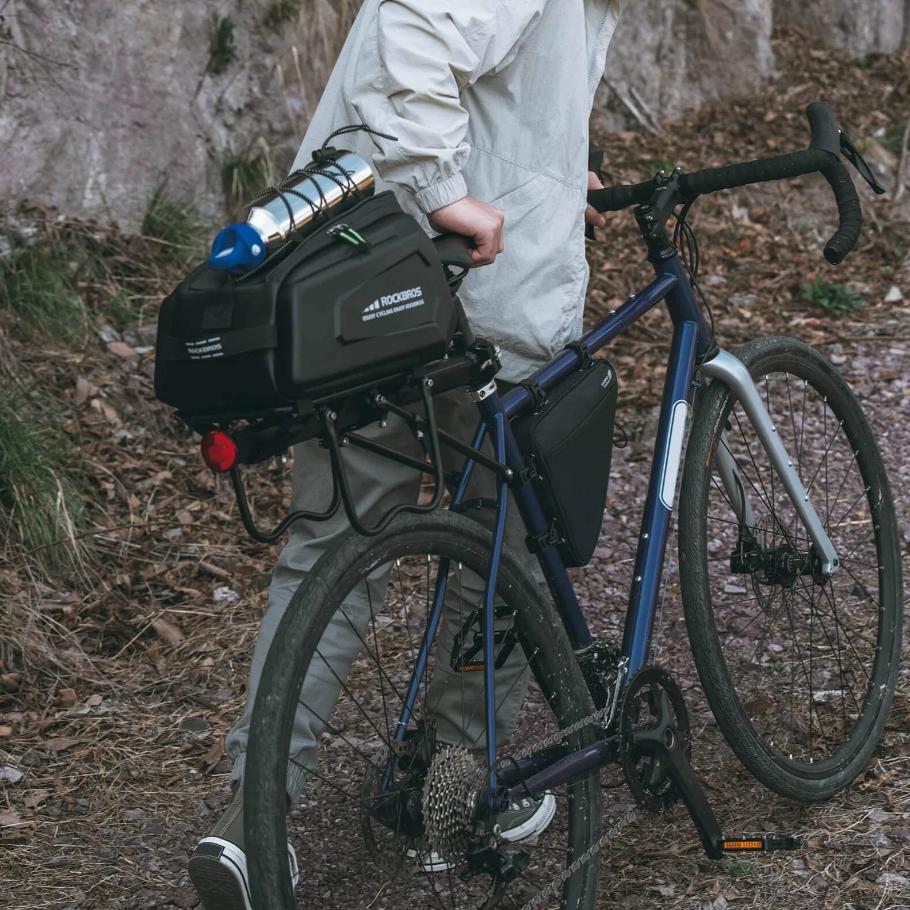 ROCKBROS Bolsa de Portaequipajes para Bicicleta 9L Impermeable con Cubierta de Lluvia y Correa de Hombro Cintas Reflectantes y 4 Correas Ajustables con Cierre de Velcro para Mayor Seguridad y Estabilidad