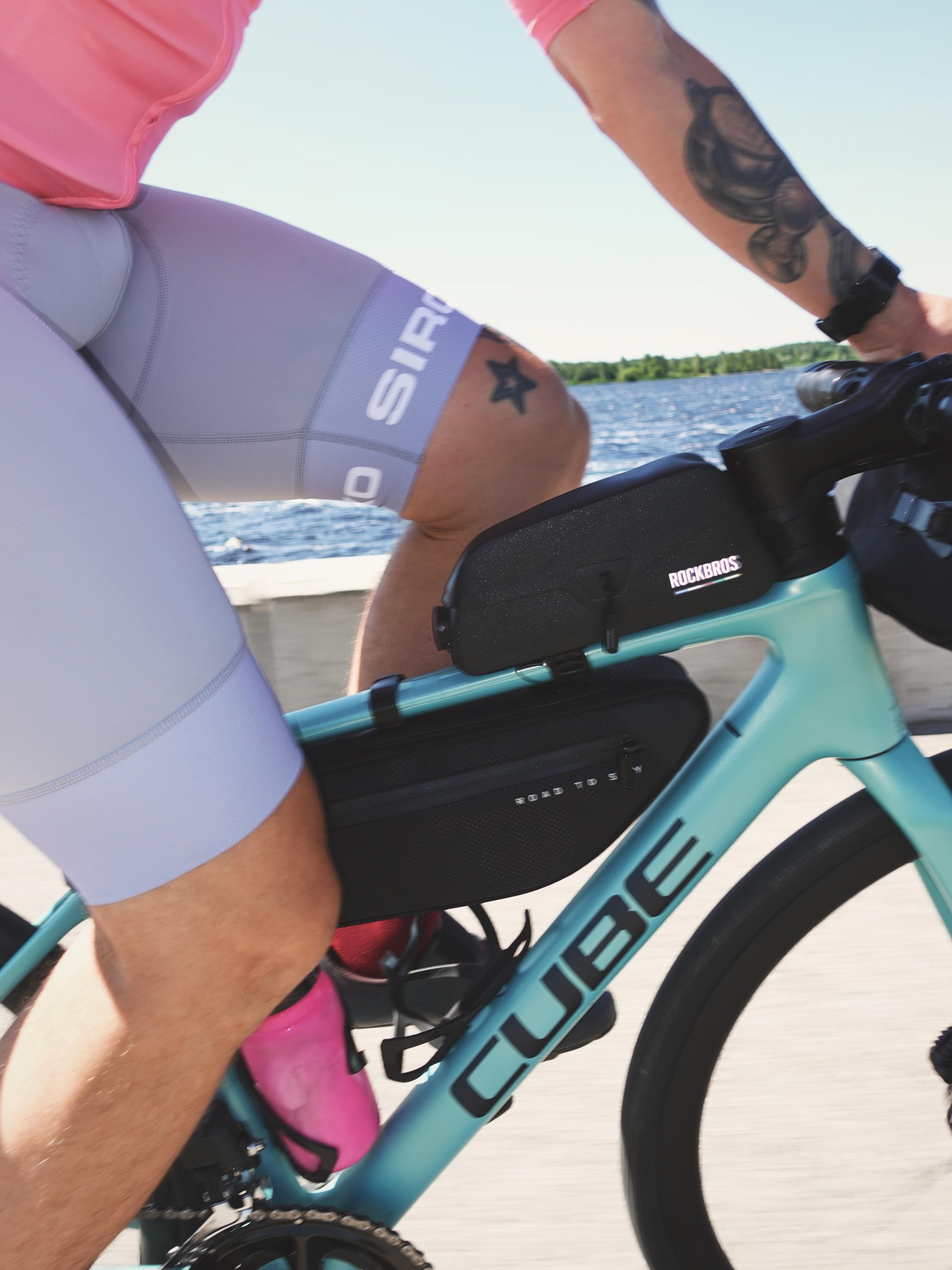 ROCKBROS ROAD TO SKY Bolsa de Alforja Superior Magnética 100% Impermeable con Diseño de Tapa Plegable Magnética 600D Poliéster Revestimiento TPU 0.6L & 0.9L Capacidad para Ciclismo-Ciclismo Protección de Marco de Bicicleta & Estable