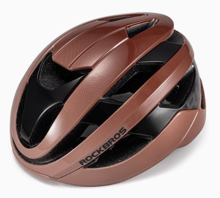 ROCKBROS casco de bicicleta color cafe con diseño ventilado sobre fondo blanco